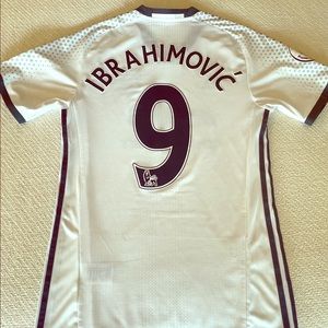 Manchester United 16/17 Third Kit. Ibrahimović 9.